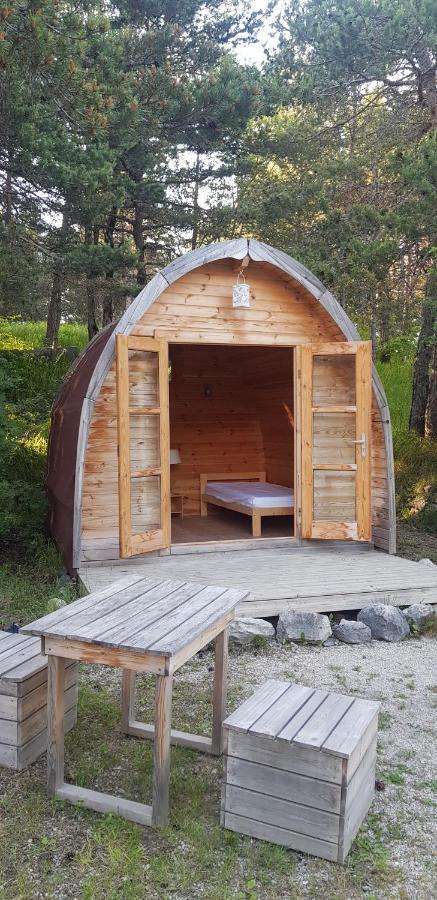 Отель Camping La Chabannerie Saint-Martin-de-Clelles Экстерьер фото