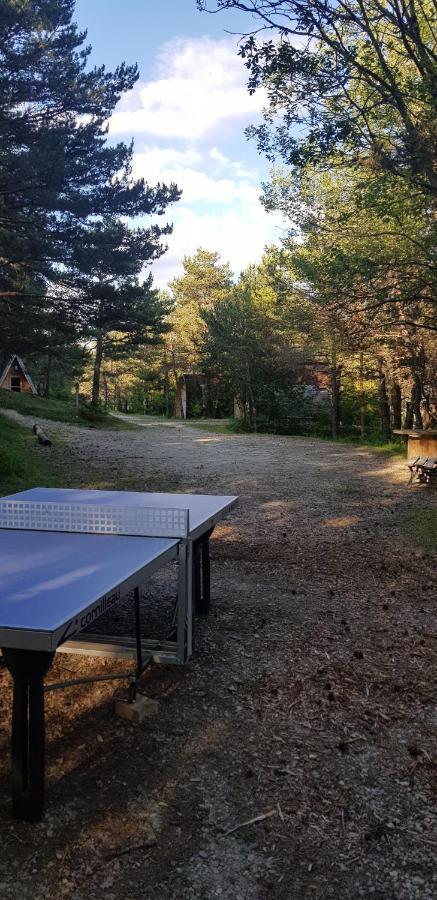 Отель Camping La Chabannerie Saint-Martin-de-Clelles Экстерьер фото