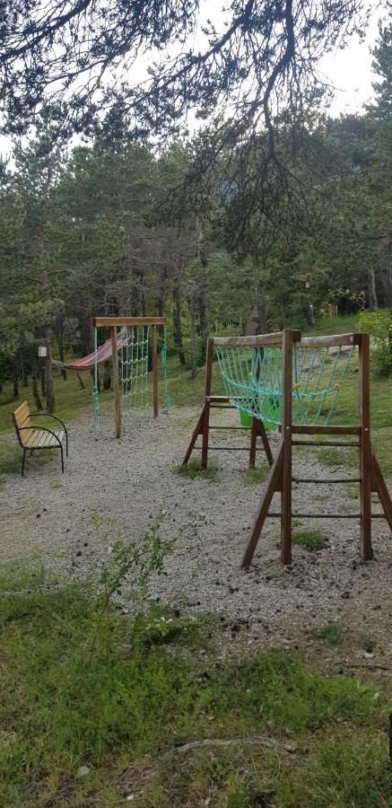 Отель Camping La Chabannerie Saint-Martin-de-Clelles Экстерьер фото